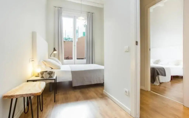 Bright and modern 4bedroom with terrace in Las Ramblas P1