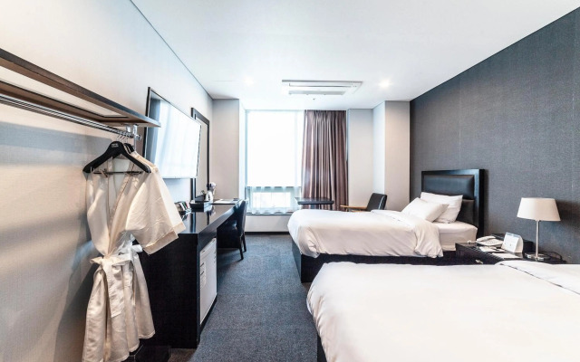 Gangneung Tourist Hotel