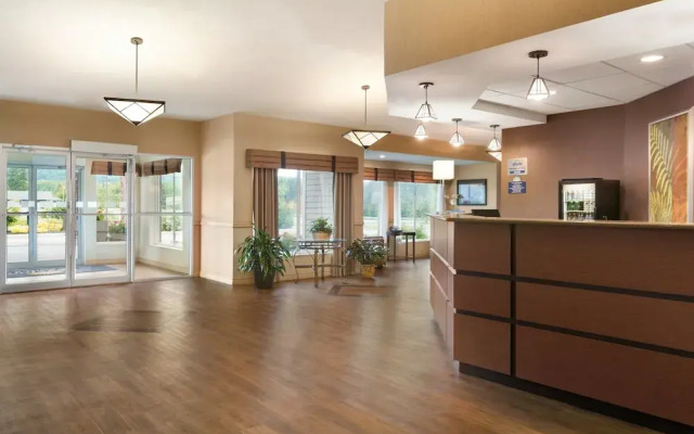 Holiday Inn Express Magnetic Hill