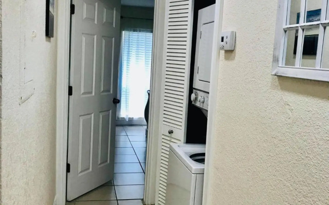 Spacious Condo close to Siesta