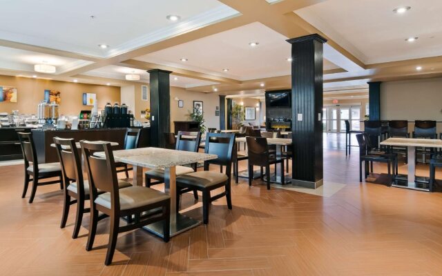 Best Western Plus Peace River Hotel & Suites