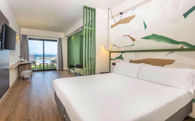 Occidental Roca Negra – Adults Only