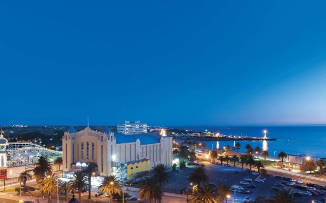 Designer Apartment With a Sea View