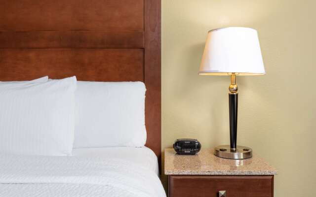 La Quinta Inn & Suites by Wyndham Las Vegas Airport South