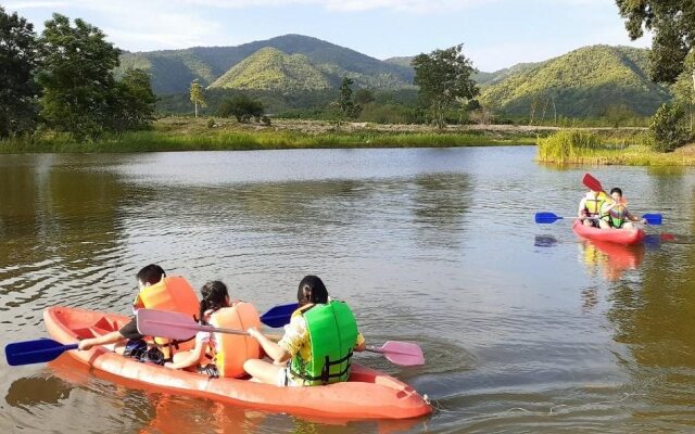 Tanaosri & Creekside Resort