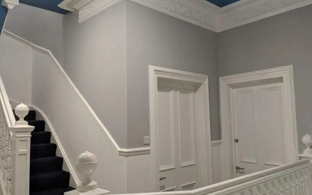 Falcon Crest Guest House