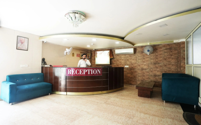 Hotel S & B East Inn