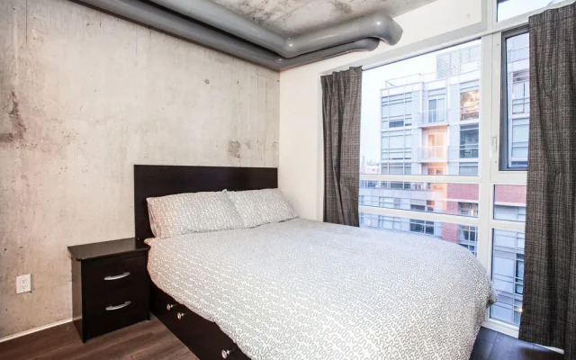Pinnacle Suites - Chic Downtown Loft