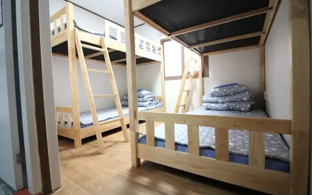 Friends of Loft - Hostel