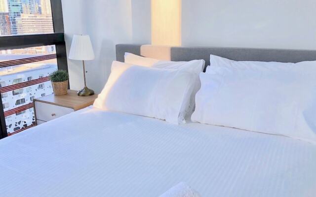 Pride Docklands Waterfront Apartment City View