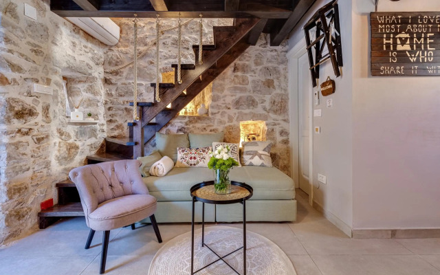 Luxury LeNi Guest House