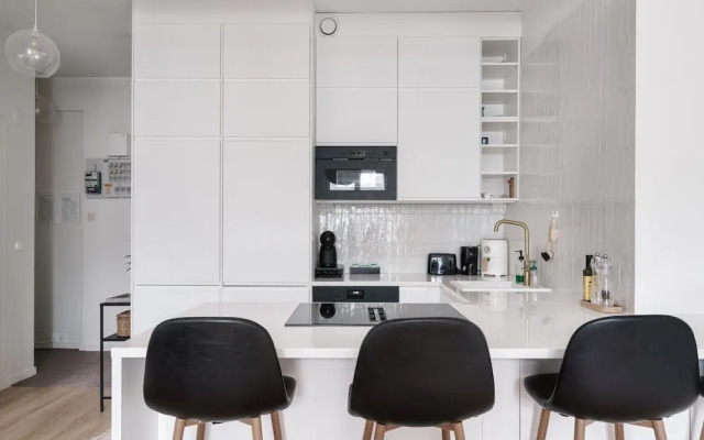 Modern Top-Floor Apt. in Helsinki
