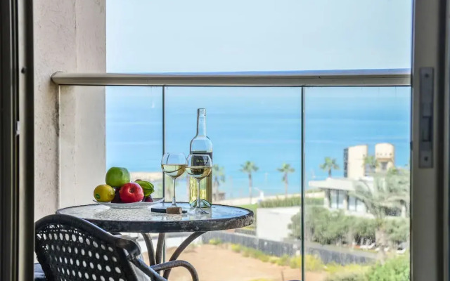 Herzliya Seaside Charming Home by Sea N' Rent