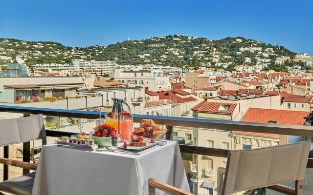 Отель Barriere Le Gray d'Albion