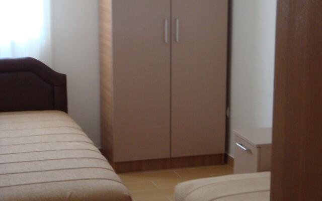 Azzuro Apartments