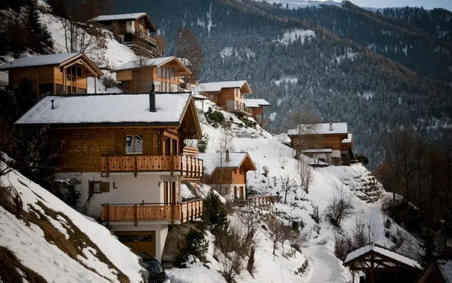 Charming Apartment With Balcony