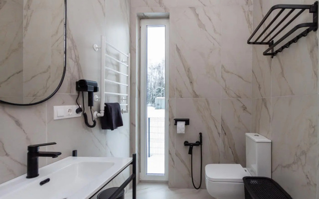 Дом на Вишневой улице, 8