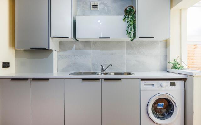 East Croydon Home - Contractors