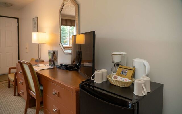 Rocky Mountain Ski Lodge