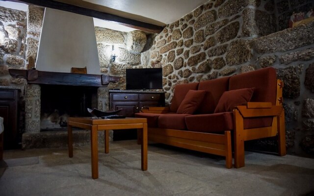 Rustic House with Swimming Pool, Vieira Minho by Izibookings