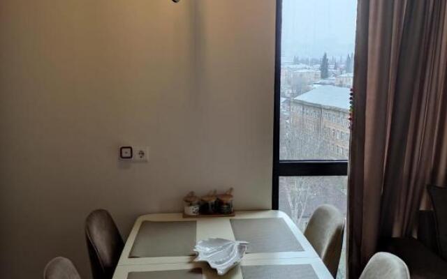 Astoria Home - Place for rest in Isani