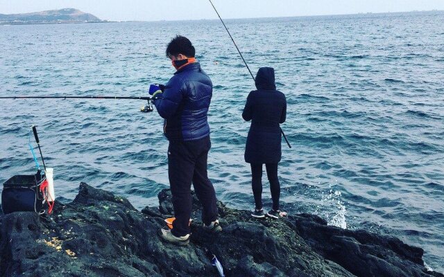 A-rock Guesthouse - Hostel