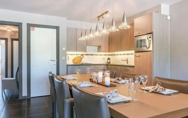 Bright Apartment With Parking Near the Beach