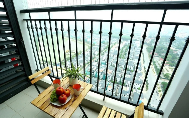 Canh Apartment in Vinhomes Green Bay