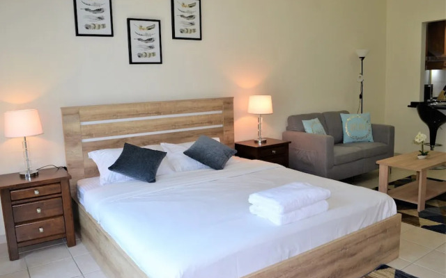 NMR - New Spacious Studio flat