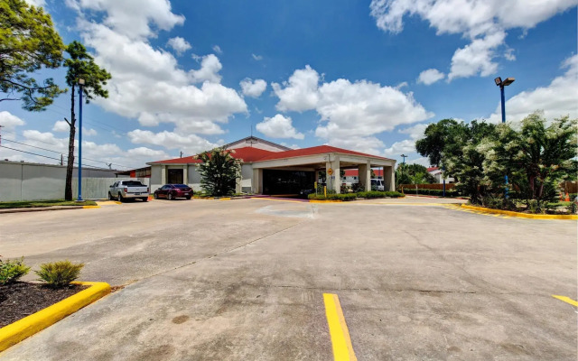 Executive Inn & Suites