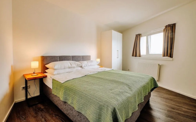 URBAN ISLAND - Riverside Apartments