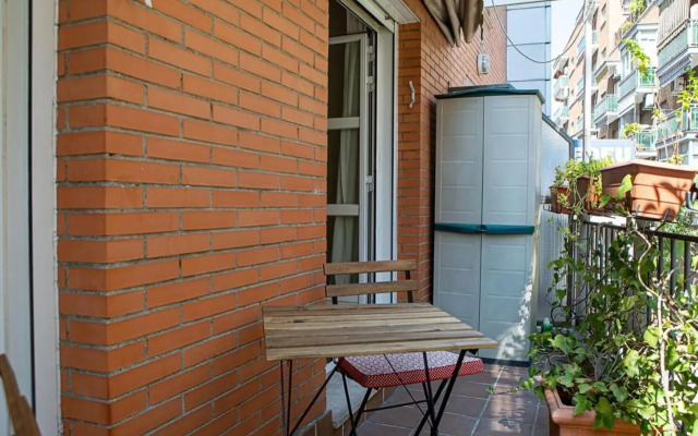 Cute 1 Bedroom Apartment with a Balcony