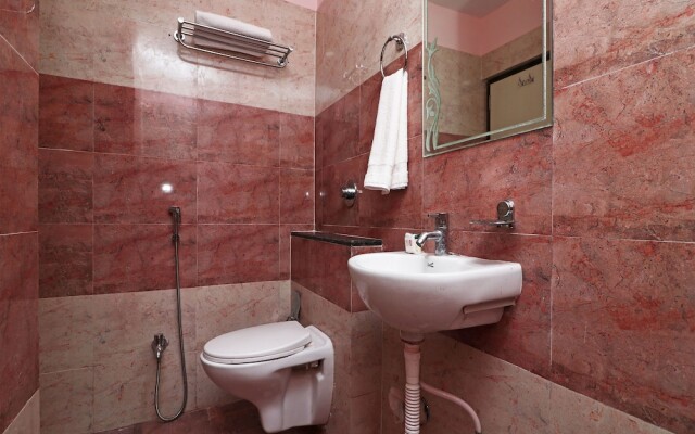 Capital O 16590 Hotel Sapphire Inn