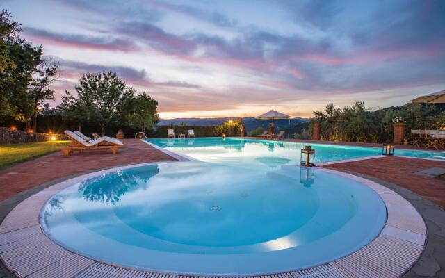 Villa Toscana - Relax in the middle of Tuscany