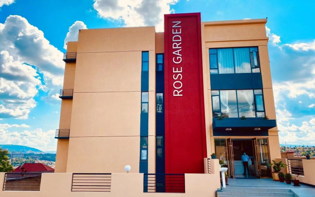 Rose Garden Private Apartment By LINK