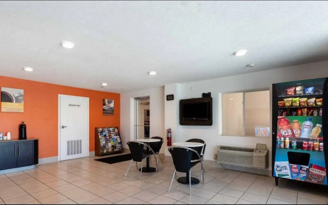 Motel 6 Houston, TX - East