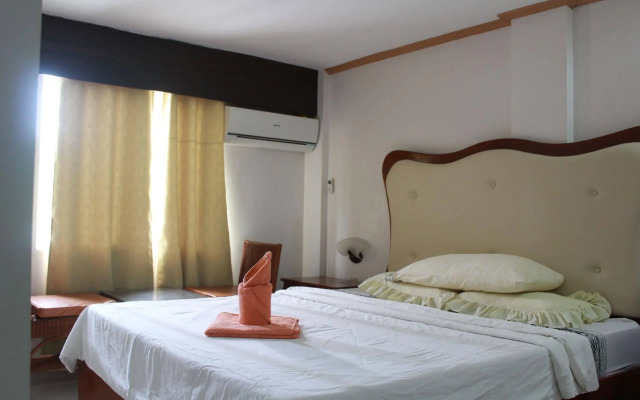 OYO 621 De Loro Inn