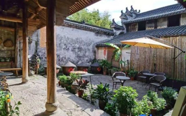 February Yuanxiang Hostel