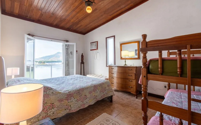 Magnífica casa com praia particular em Angra