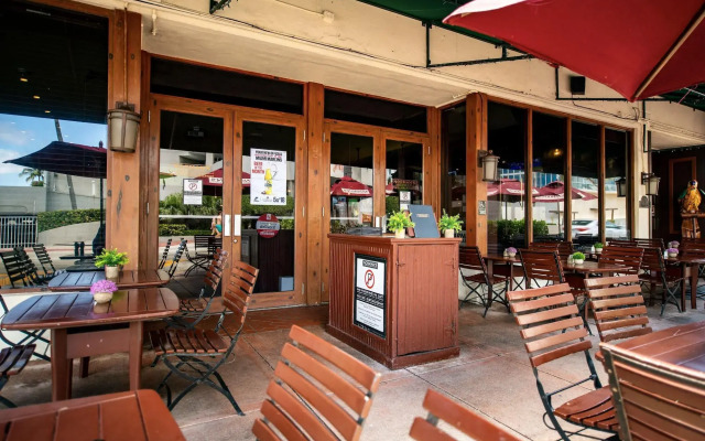 Norman's Hotel and Dining