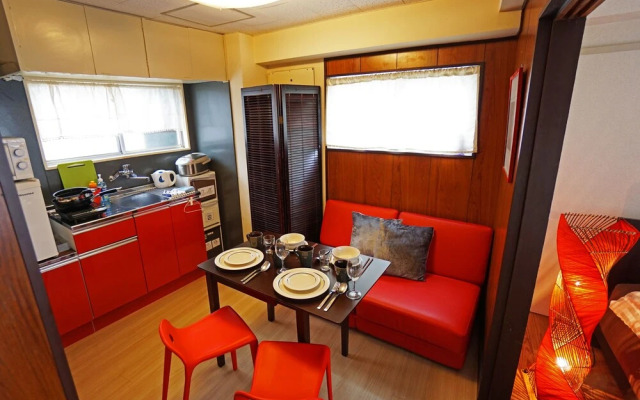 Yokohama Classic Apartment