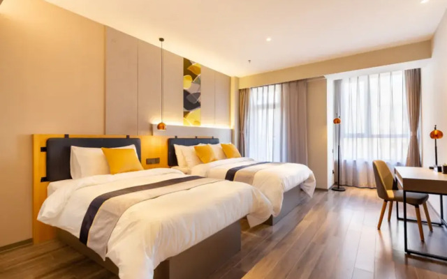 Homeinn Selected Hotel (Shenyang Hunnan 21st Century Building Subway Station)