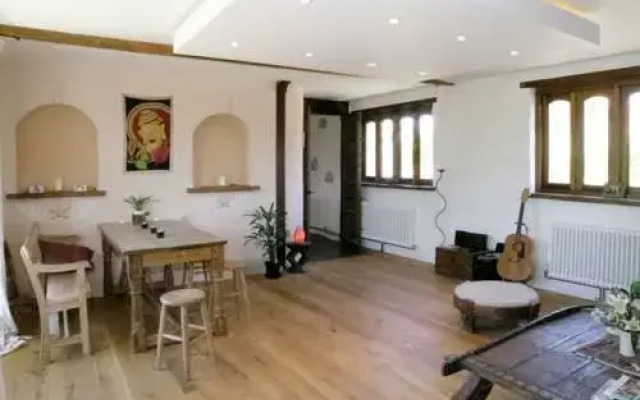 Rood Cottage Barn