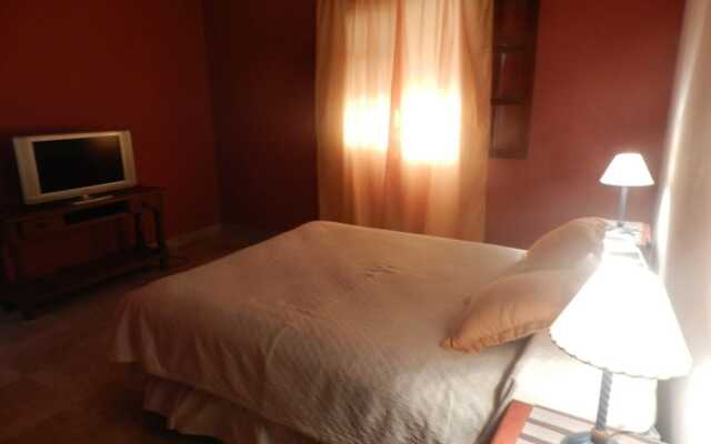 Los Colorados Hostal