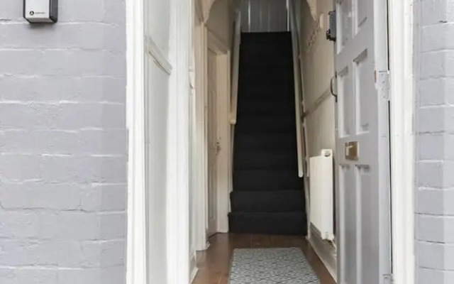 Inviting 3-bedroom Home in Liverpool With Parking