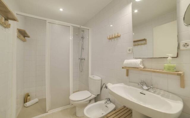 Lovely 2bed W/terrace in Lesseps, Near Park Güell