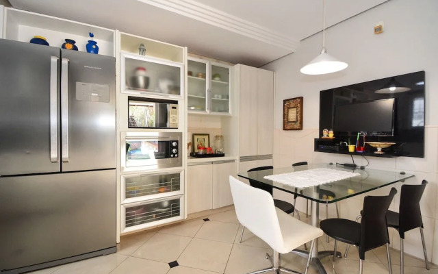 Elegante Casa com Piscina - João Paulo