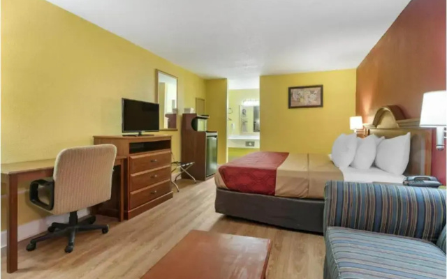 Travelers Inn Douglas By OYO US-441