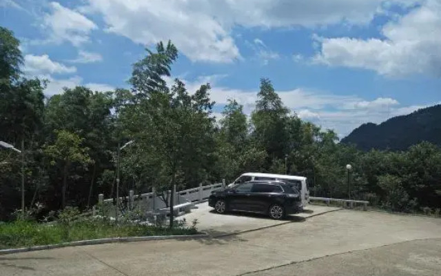 Yunfeng Manor