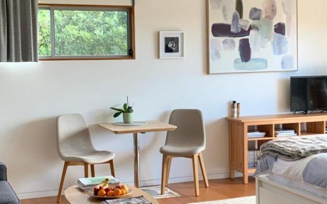 Callemondah Studio with stunning views, Bangalow Byron Hinterland